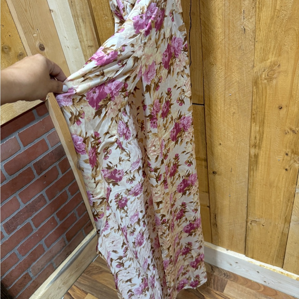 SHEIN Belle Plus Allover Floral Ruched high slit dress - Picture 3 of 7